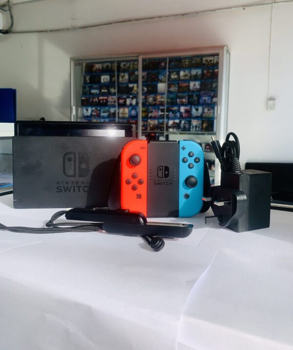 Nintendo Switch v2 - Neon / Semi usado (Desbloqueado) con juegos instalados - Imagen 2