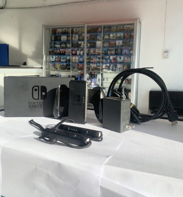 Nintendo Switch Oled - Blanco / Semi usado (Desbloqueado) con juegos instalados - Imagen 3